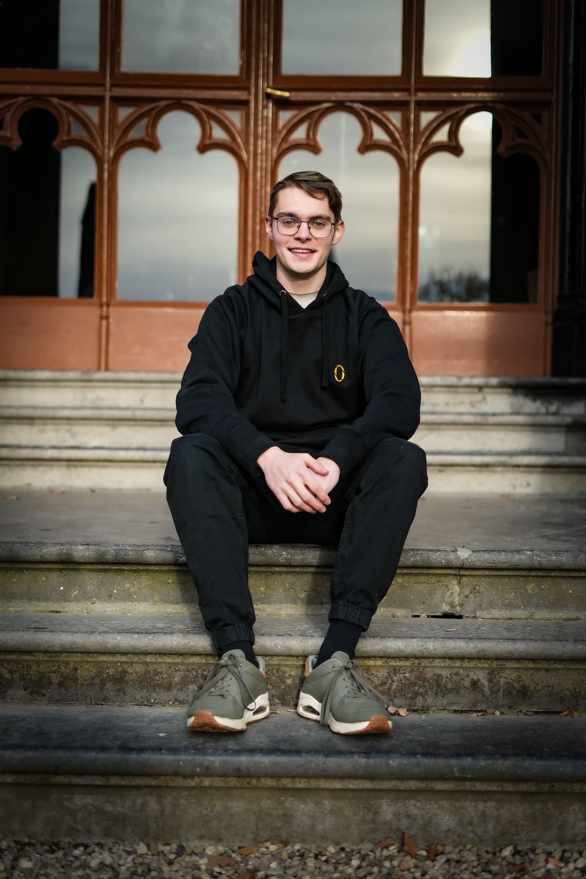 Portretfoto van Dennis, webdeveloper bij Dennis Websolutions